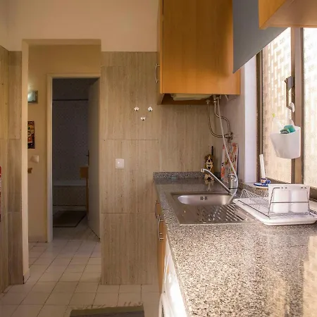 A27 - Secluded 2 Minutes From The Center Apartment