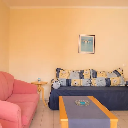 Apartamento A27 - Secluded 2 Minutes From The Center *