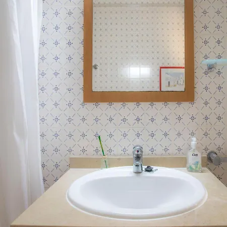 A27 - Secluded 2 Minutes From The Center Apartment