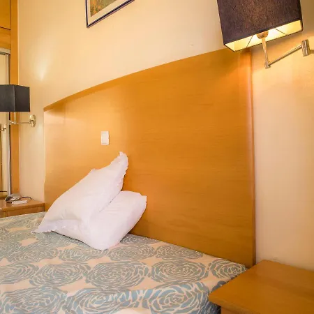 Apartment A27 - Secluded 2 Minutes From The Center